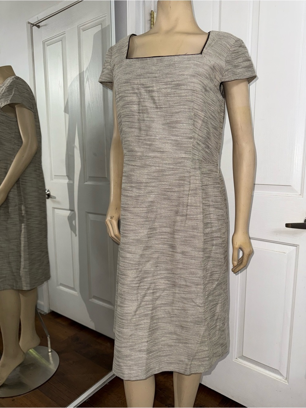 Tahari Neutral Square-Neck Sheath Dress in Heathered Taupe